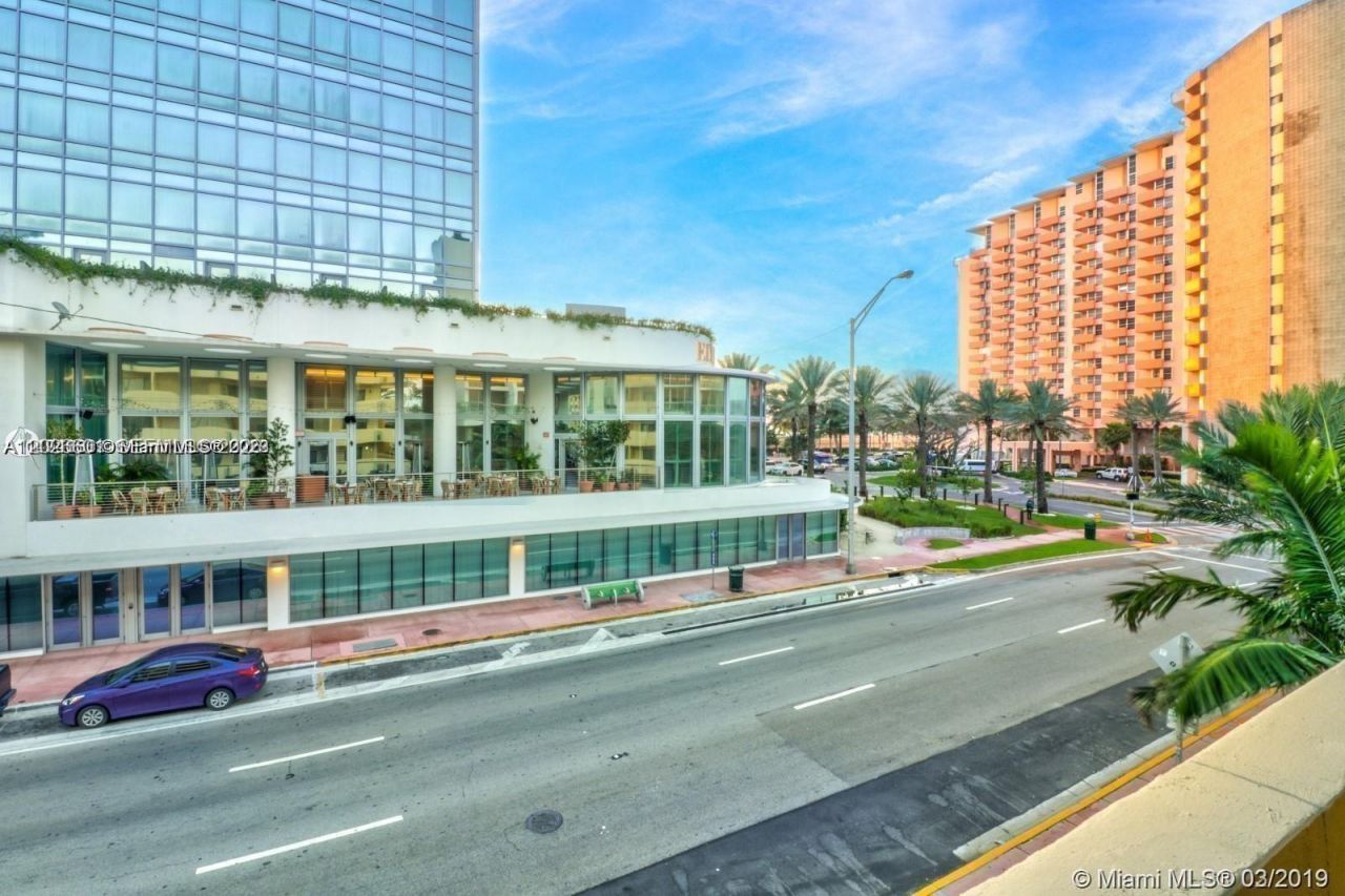 2924 Collins Ave, Unit 301, Miami Beach, FL 33140 Photo