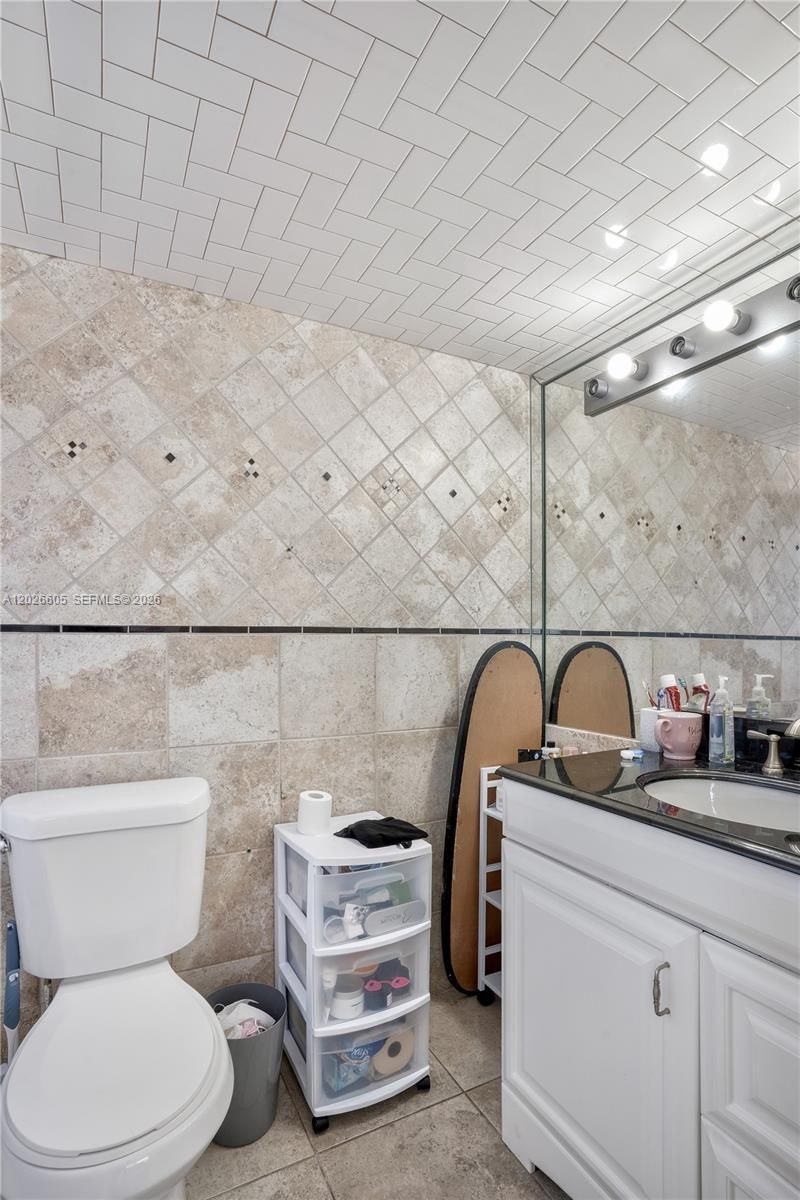 180 NE 12th Ave, Unit 18C, Hallandale Beach, FL 33009 Photo