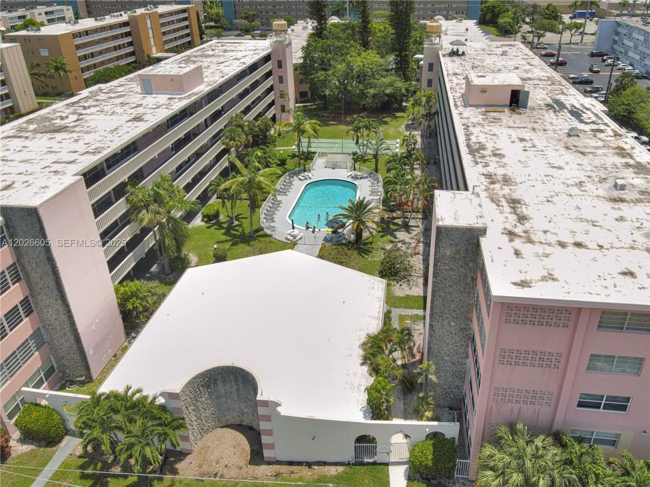 180 NE 12th Ave, Unit 18C, Hallandale Beach, FL 33009 Photo