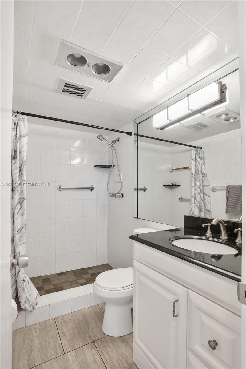 180 NE 12th Ave, Unit 18C, Hallandale Beach, FL 33009 Photo