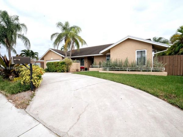 11931 SW 132nd Ave , Miami, FL 33186