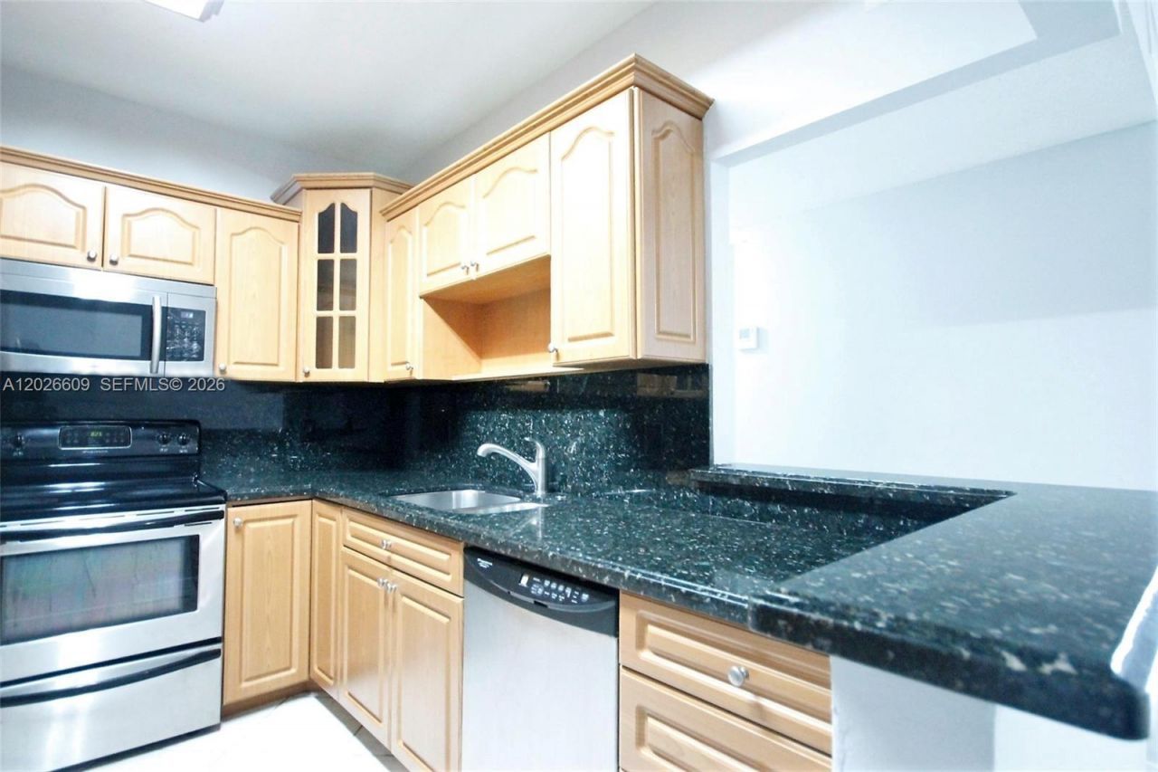 1455 N Treasure Dr , Unit 1A, North Bay Village, FL 33141 Photo
