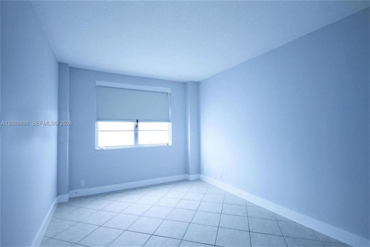 1455 N Treasure Dr , Unit 1A, North Bay Village, FL 33141 Photo