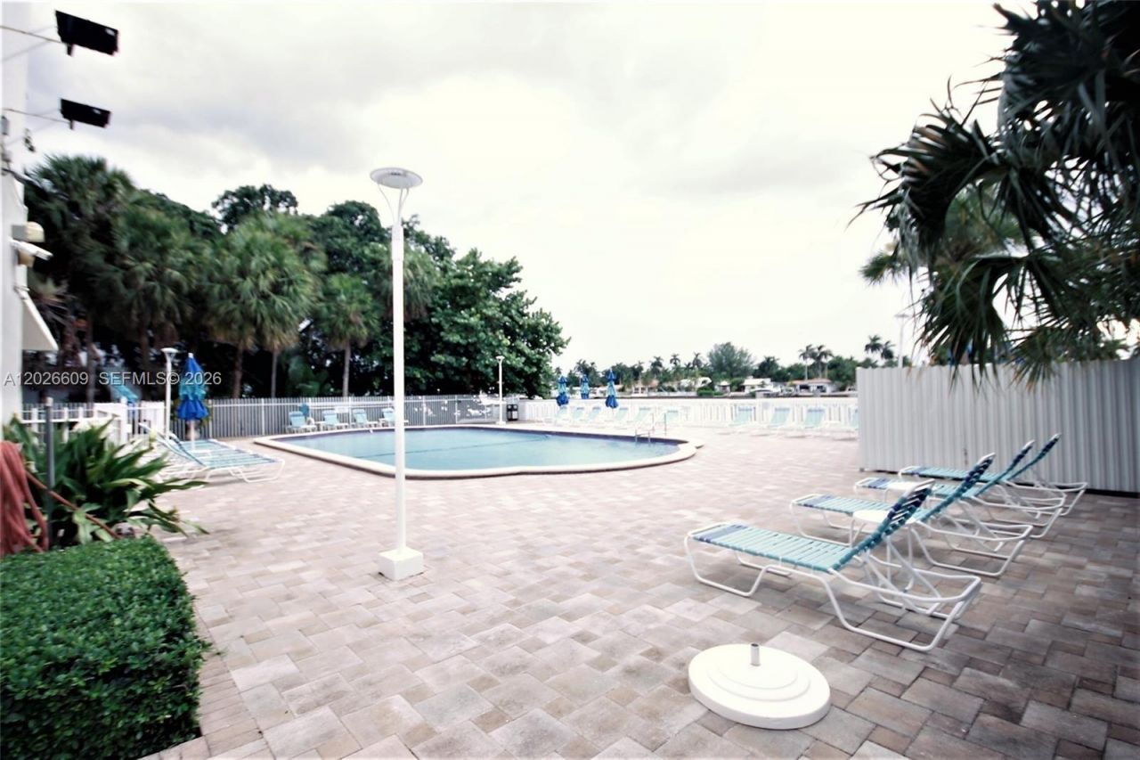 1455 N Treasure Dr , Unit 1A, North Bay Village, FL 33141 Photo