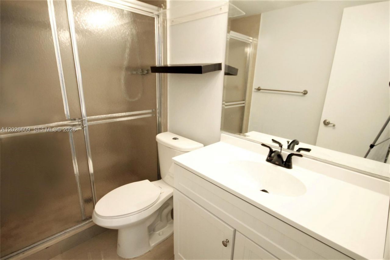1455 N Treasure Dr , Unit 1A, North Bay Village, FL 33141 Photo