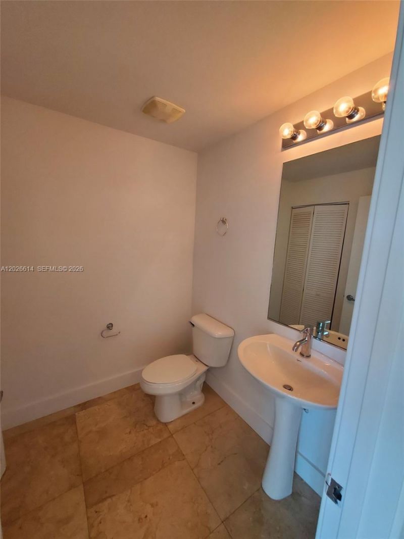 888 Biscayne Blvd , Unit 311, Miami, FL 33132 Photo