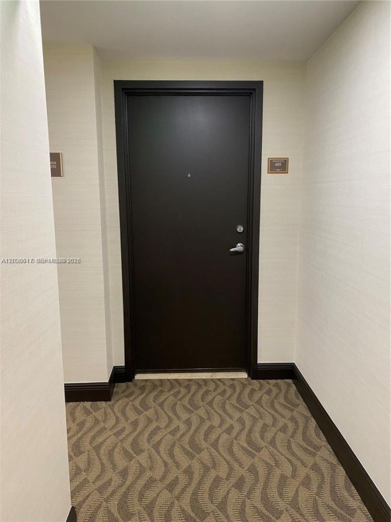2011 N Ocean Blvd , Unit 605, Fort Lauderdale, FL 33305 Photo