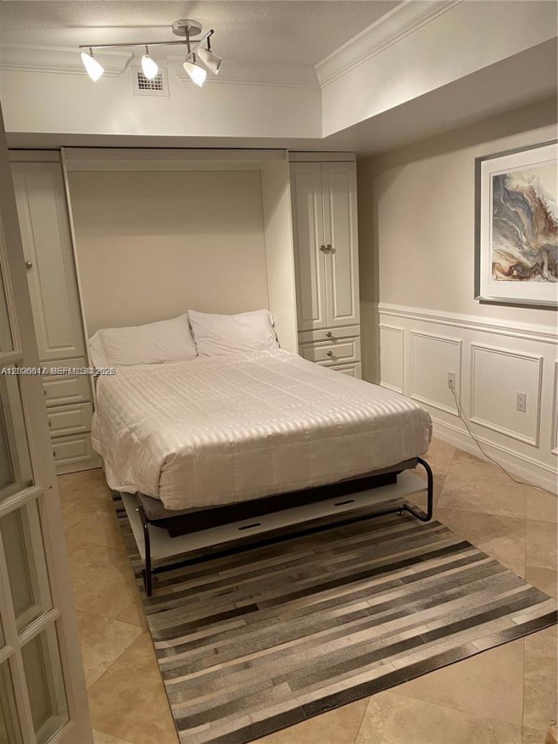 2011 N Ocean Blvd , Unit 605, Fort Lauderdale, FL 33305 Photo