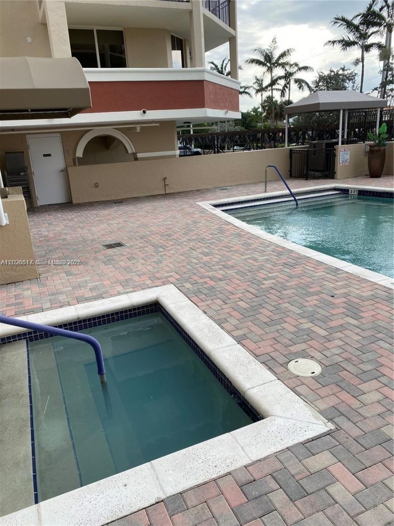 2011 N Ocean Blvd , Unit 605, Fort Lauderdale, FL 33305 Photo