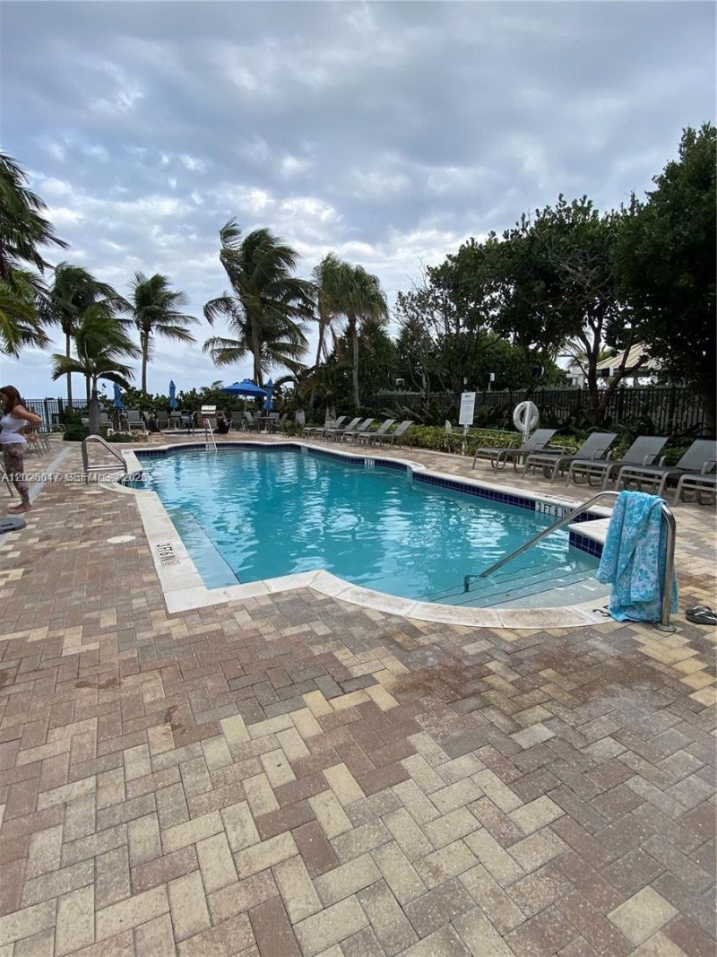 2011 N Ocean Blvd , Unit 605, Fort Lauderdale, FL 33305 Photo