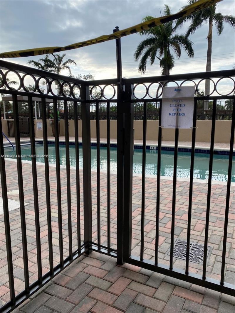 2011 N Ocean Blvd , Unit 605, Fort Lauderdale, FL 33305 Photo