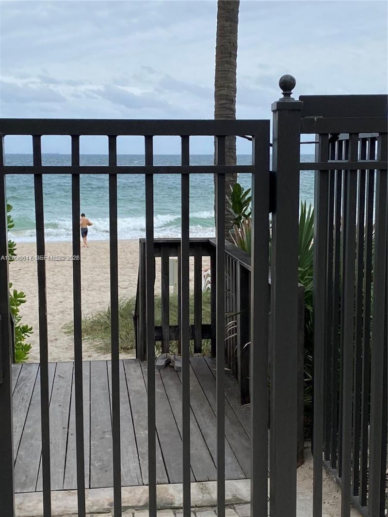 2011 N Ocean Blvd , Unit 605, Fort Lauderdale, FL 33305 Photo