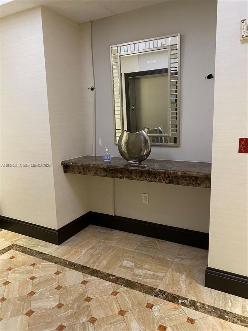 2011 N Ocean Blvd , Unit 605, Fort Lauderdale, FL 33305 Photo