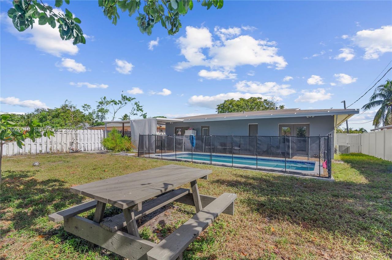 1831 NW 1st Ter, Pompano Beach, FL 33060 Photo