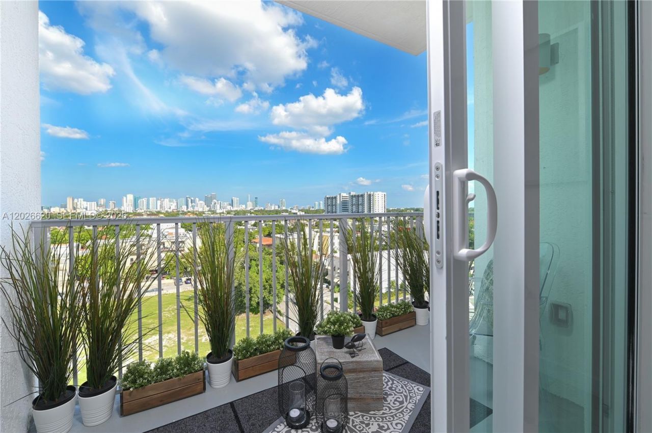 514 SW 22nd Ave, Unit 405, Miami, FL 33135 Photo