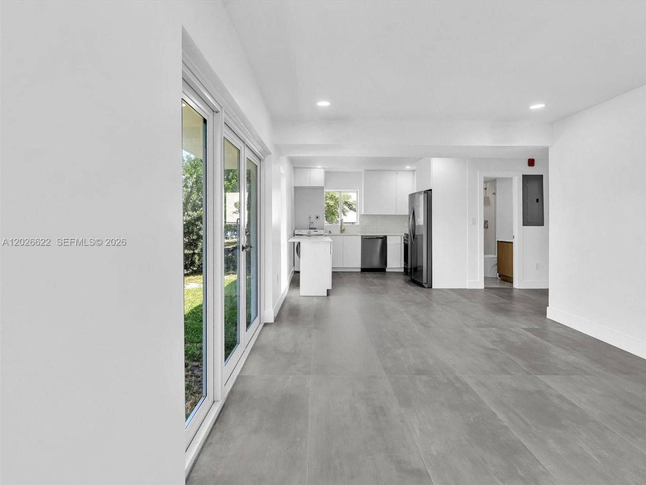 11900 N Bayshore Dr , Unit 1-8, North Miami, FL 33181 Photo