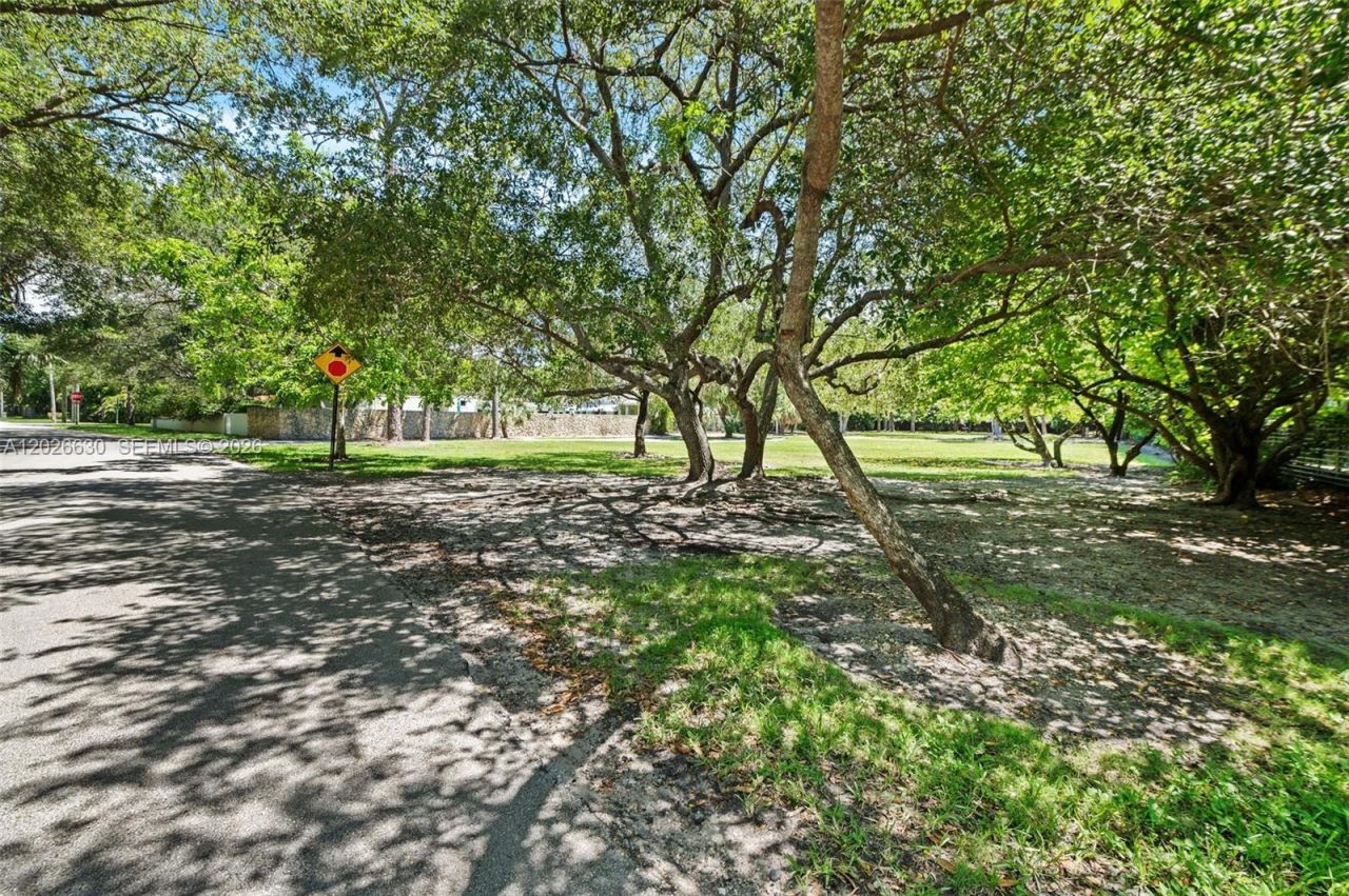 9651 SW 63rd Ct, Pinecrest, FL 33156 Photo