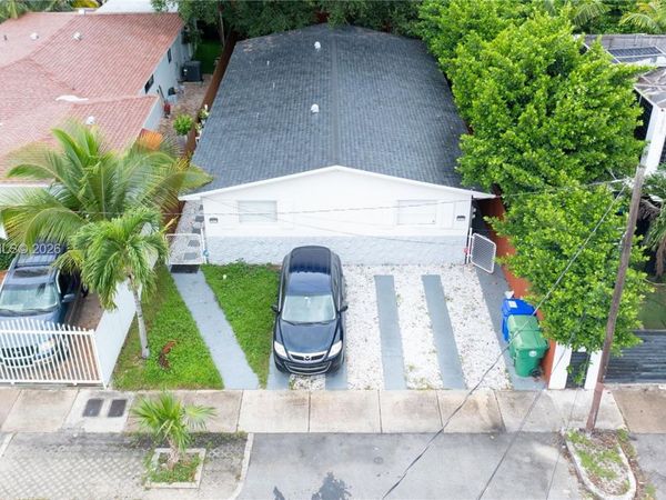 1833 NW 41st St, Miami, FL 33142