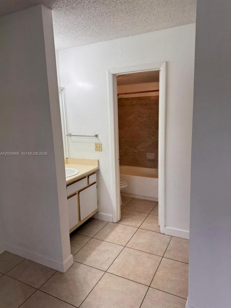 4581 W Mcnab Rd , Unit 20, Pompano Beach, FL 33069 Photo