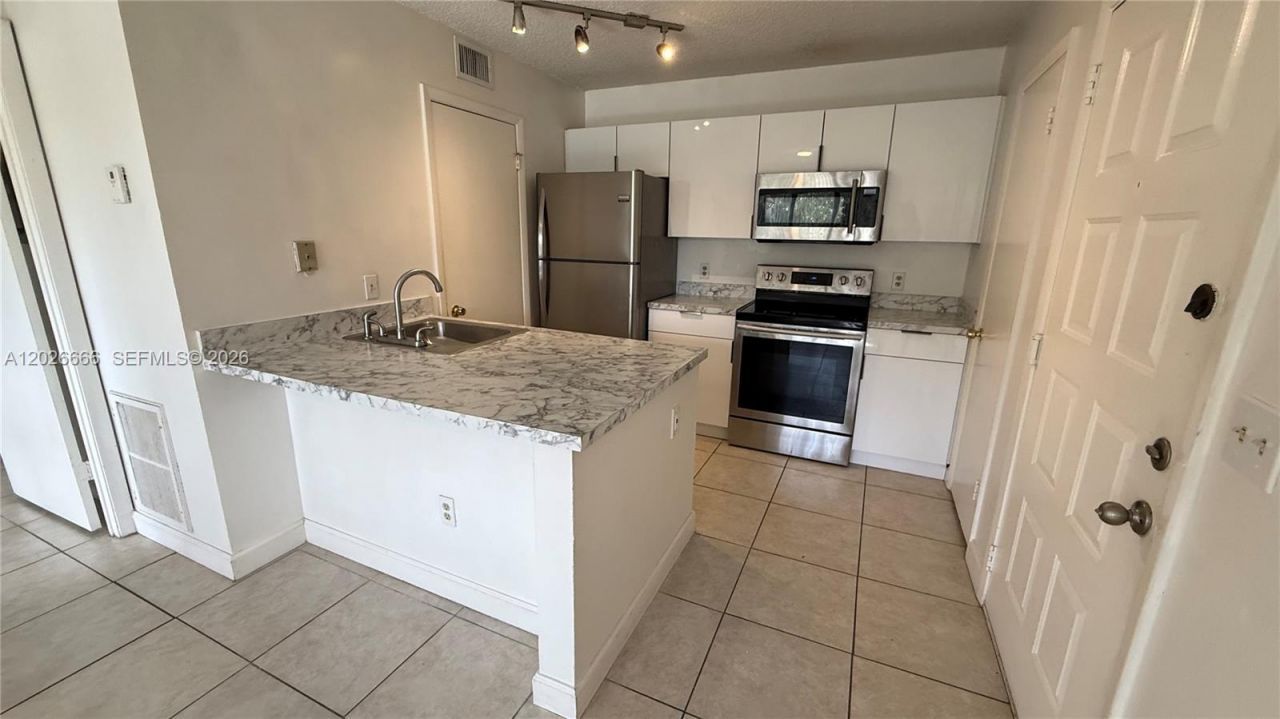 4581 W Mcnab Rd, Unit 20, Pompano Beach, FL 33069 Photo