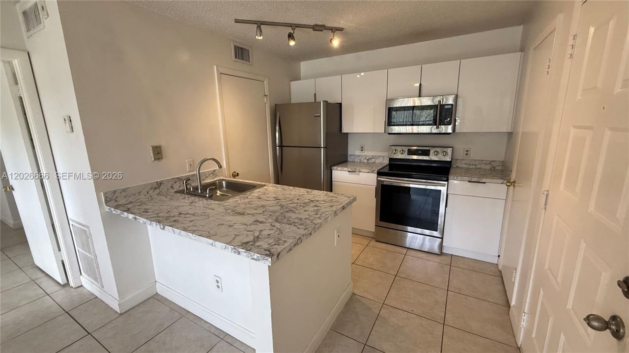 4581 W Mcnab Rd, Unit 20, Pompano Beach, FL 33069 Photo