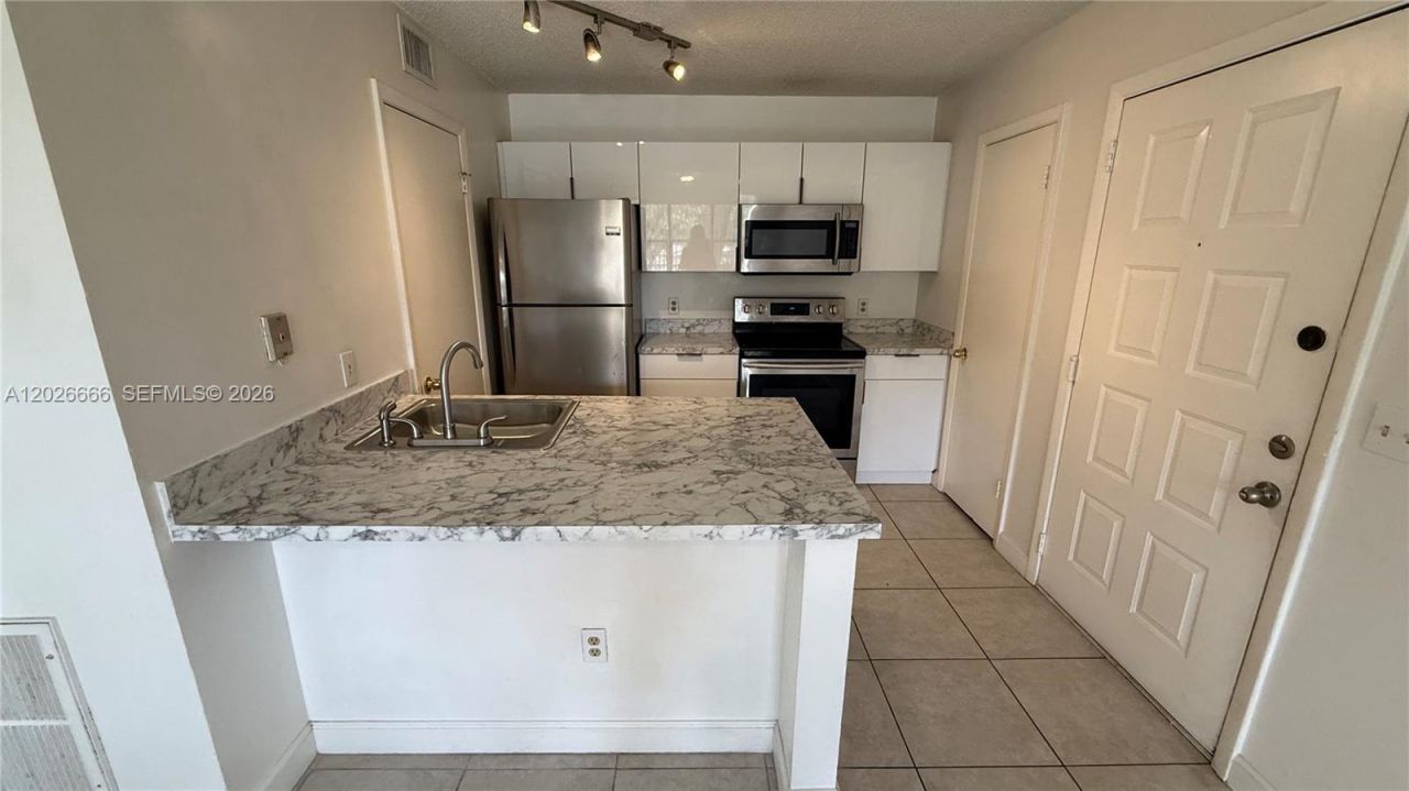 4581 W Mcnab Rd, Unit 20, Pompano Beach, FL 33069 Photo