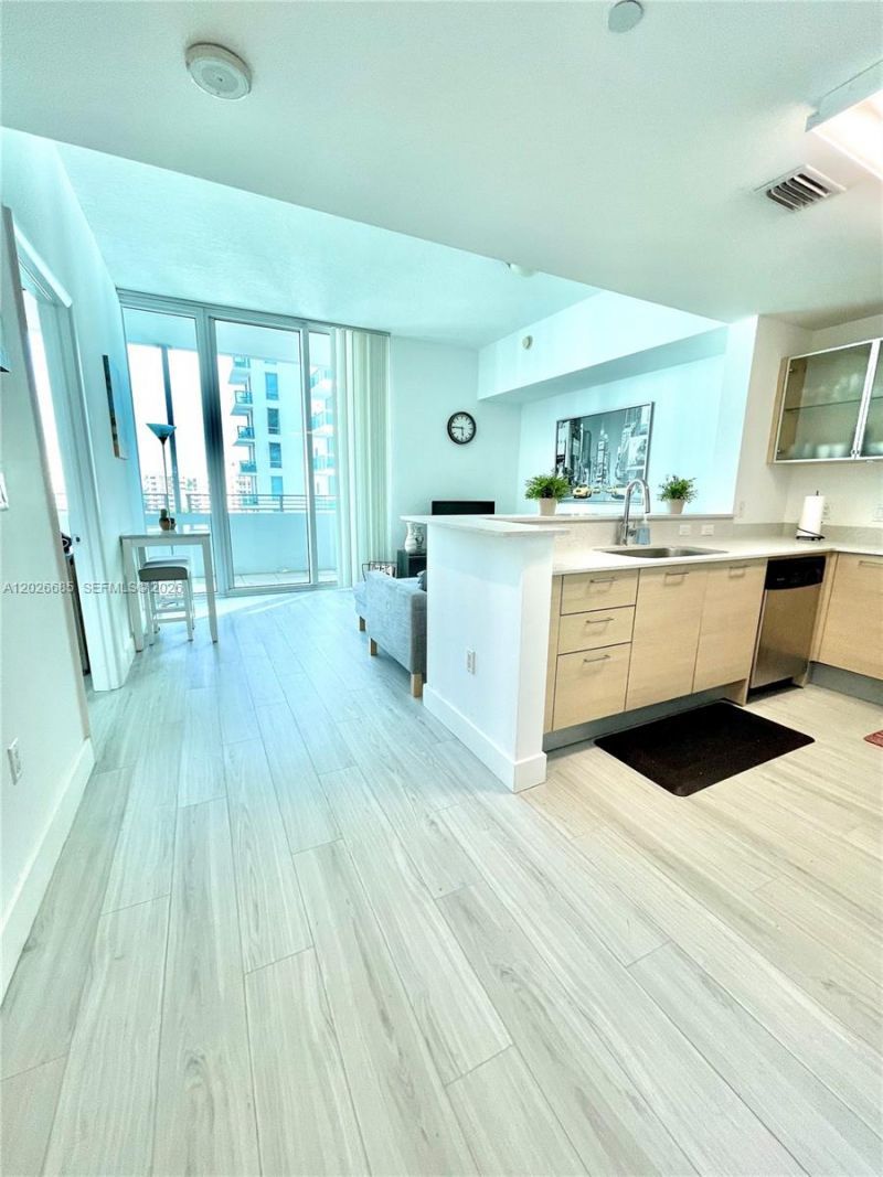 350 NE 24th St, Unit 709, Miami, FL 33137 Photo
