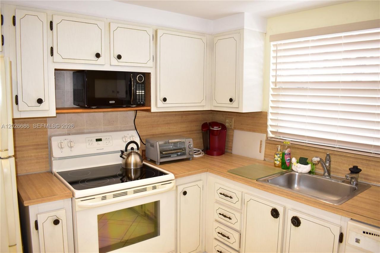 9461 Sunrise Lakes Blvd , Unit 103, Sunrise, FL 33322 Photo