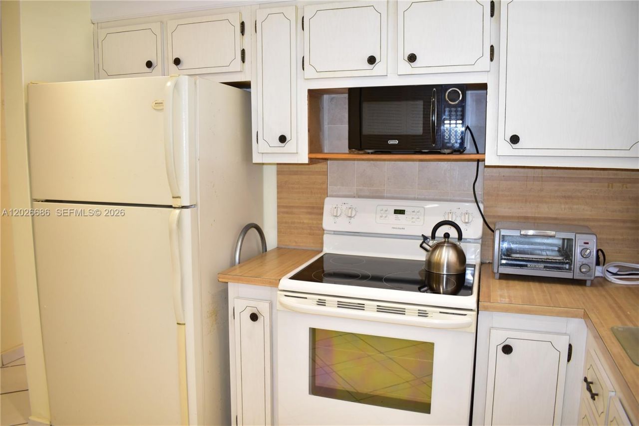 9461 Sunrise Lakes Blvd , Unit 103, Sunrise, FL 33322 Photo