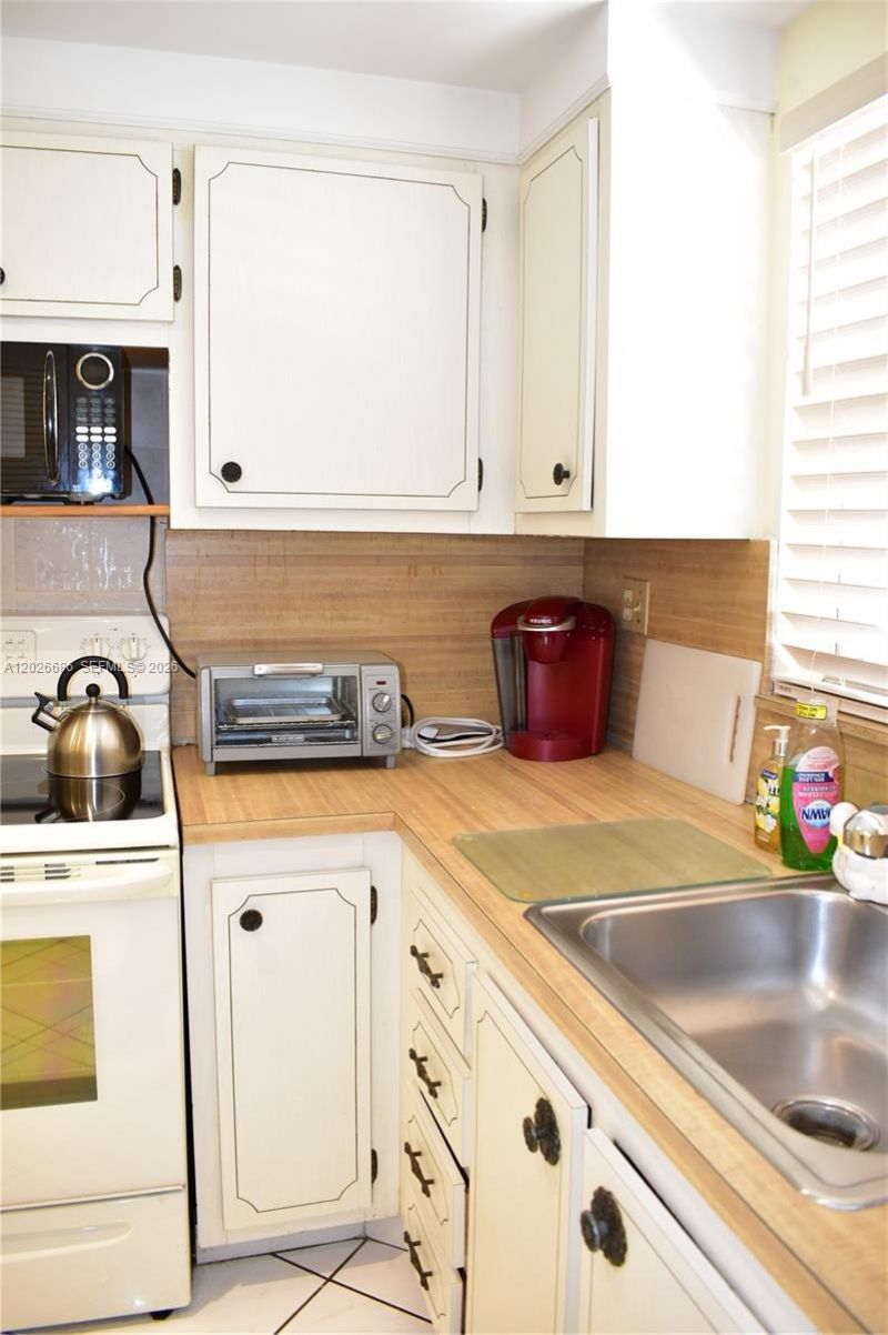 9461 Sunrise Lakes Blvd , Unit 103, Sunrise, FL 33322 Photo