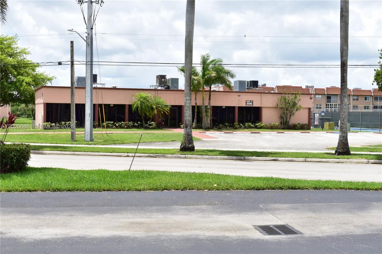 9461 Sunrise Lakes Blvd , Unit 103, Sunrise, FL 33322 Photo