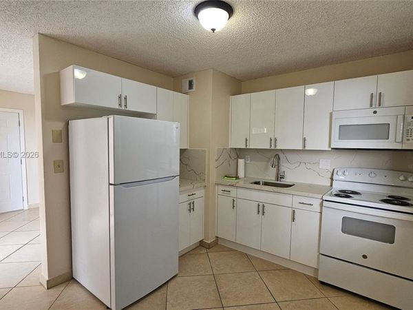 1235 NW 6th St , Unit 3, Miami, FL 33125