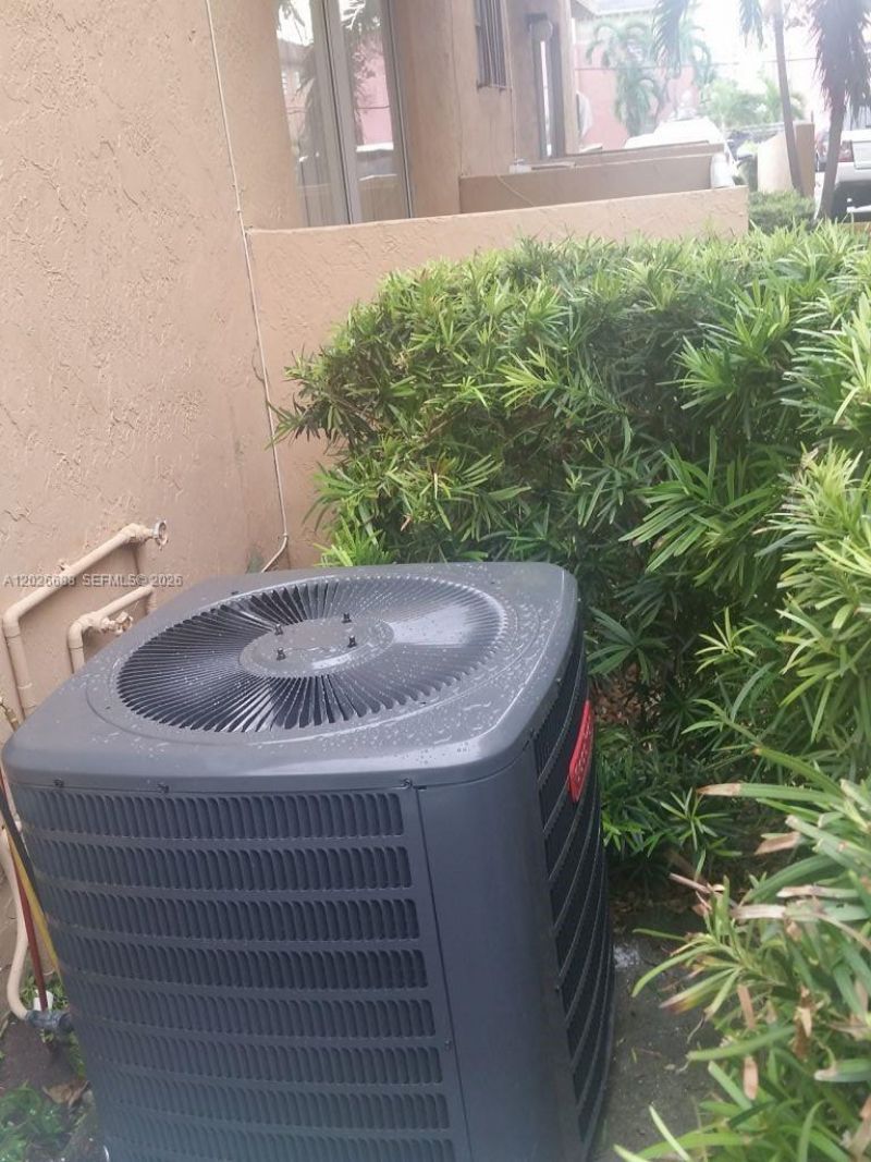 1235 NW 6th St, Unit 3, Miami, FL 33125 Photo