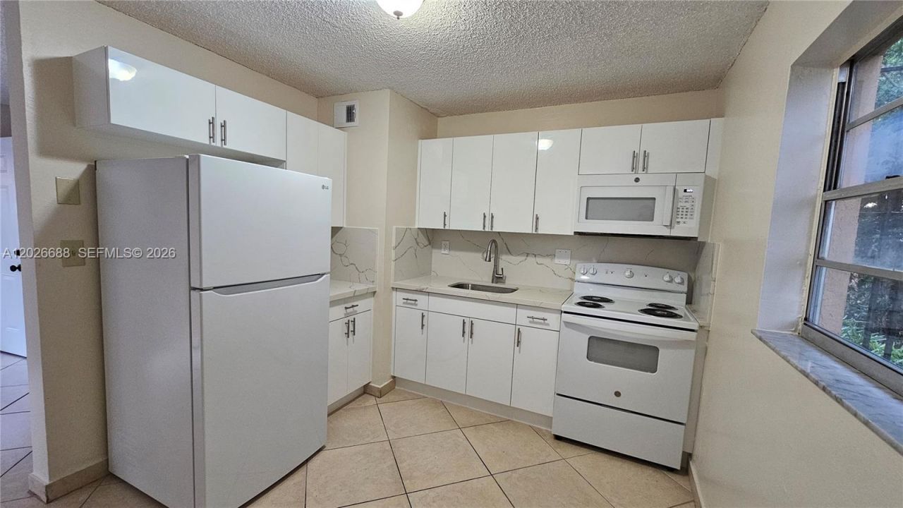 1235 NW 6th St, Unit 3, Miami, FL 33125 Photo