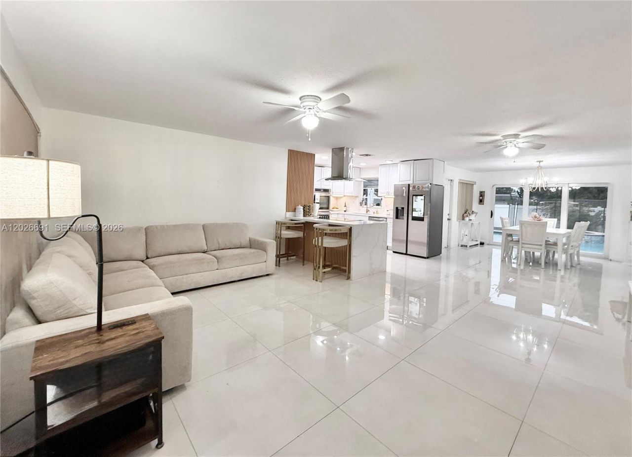 411 SW 10th Ter , Hallandale Beach, FL 33009 Photo