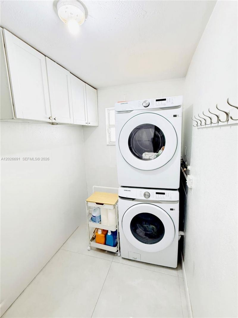 411 SW 10th Ter , Hallandale Beach, FL 33009 Photo