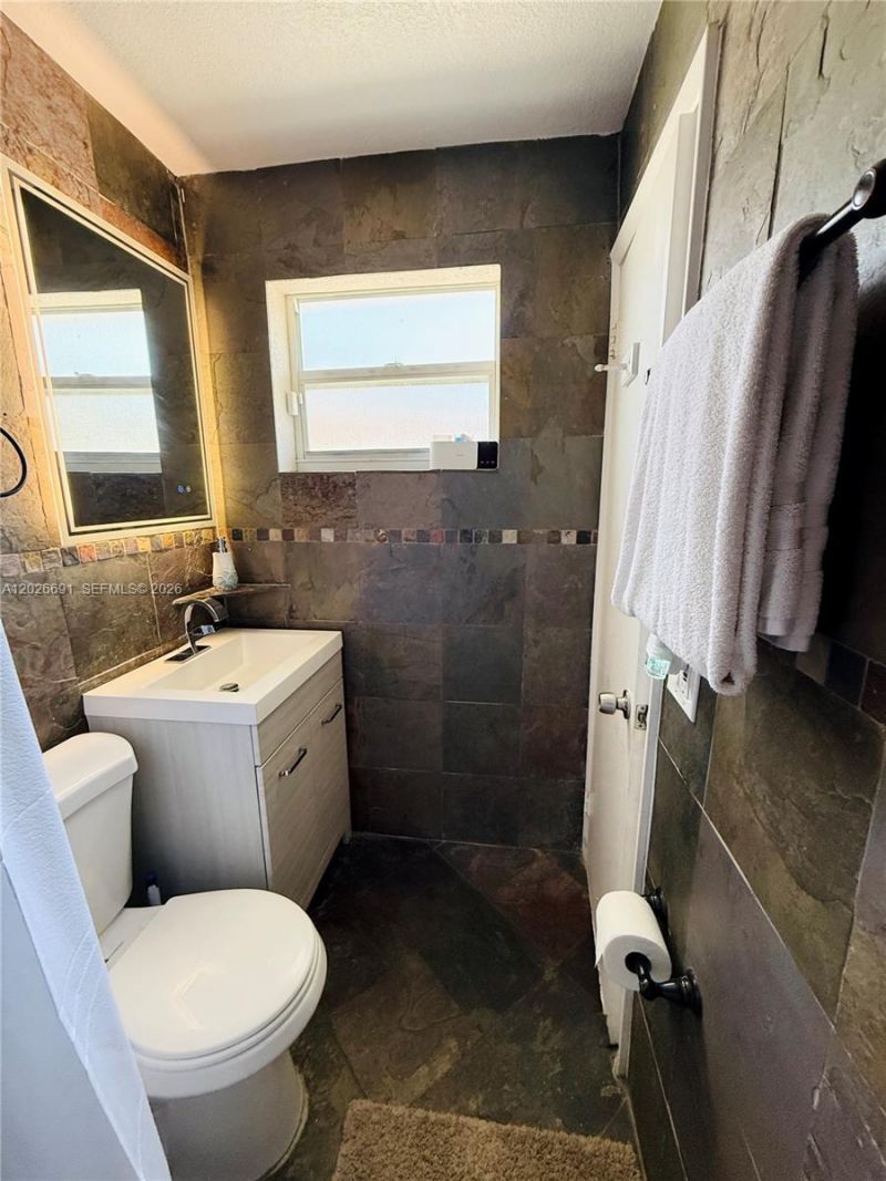 411 SW 10th Ter , Hallandale Beach, FL 33009 Photo