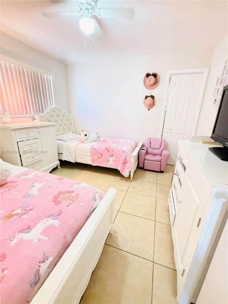 411 SW 10th Ter , Hallandale Beach, FL 33009 Photo