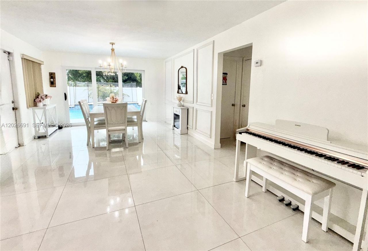 411 SW 10th Ter , Hallandale Beach, FL 33009 Photo