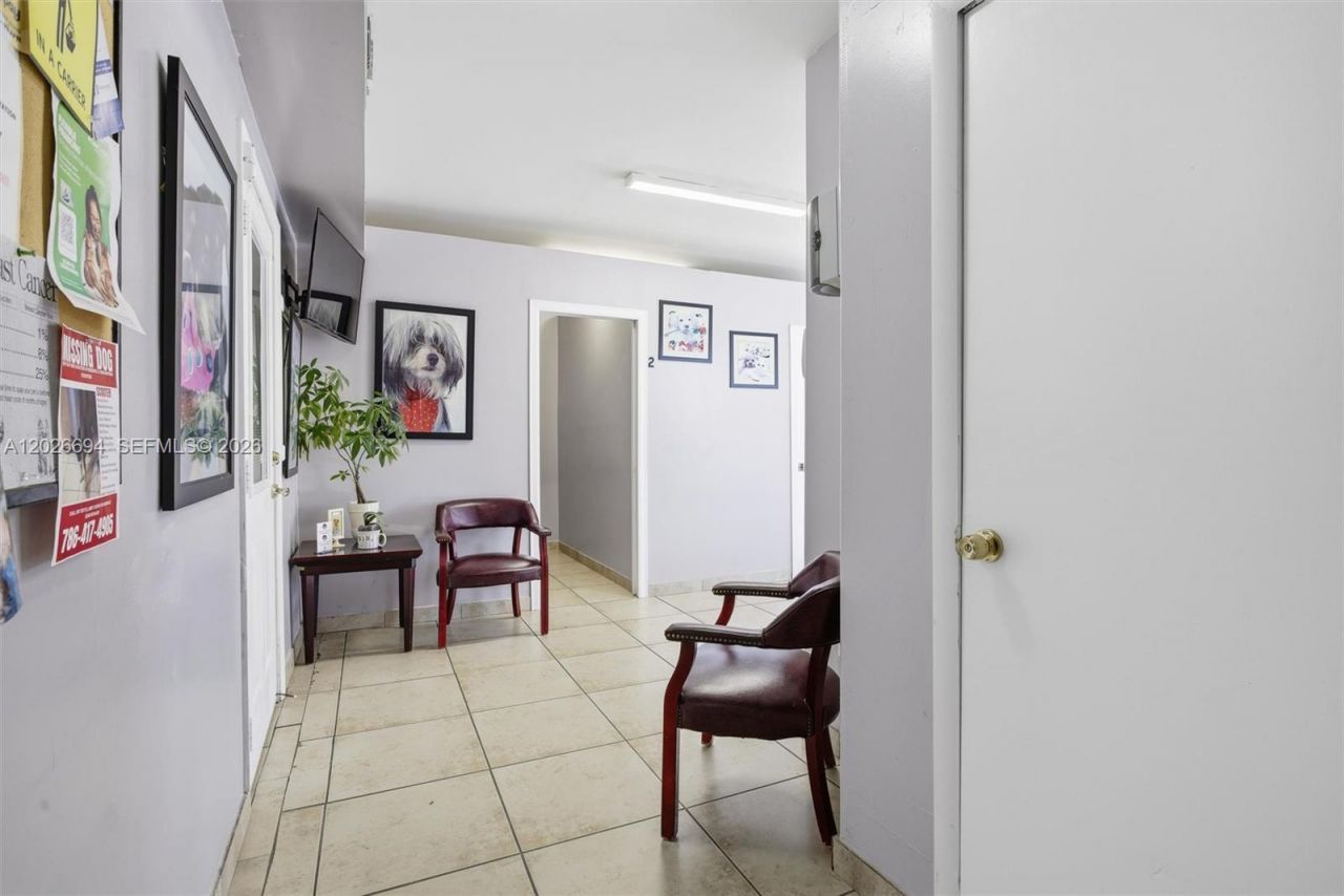 3240 NW 7th St , Miami, FL 33125 Photo