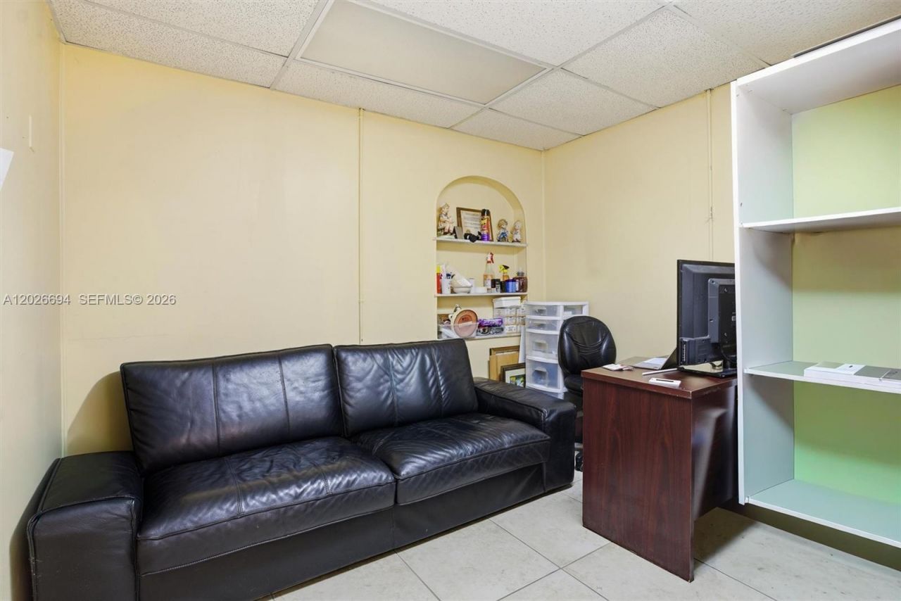 3240 NW 7th St , Miami, FL 33125 Photo