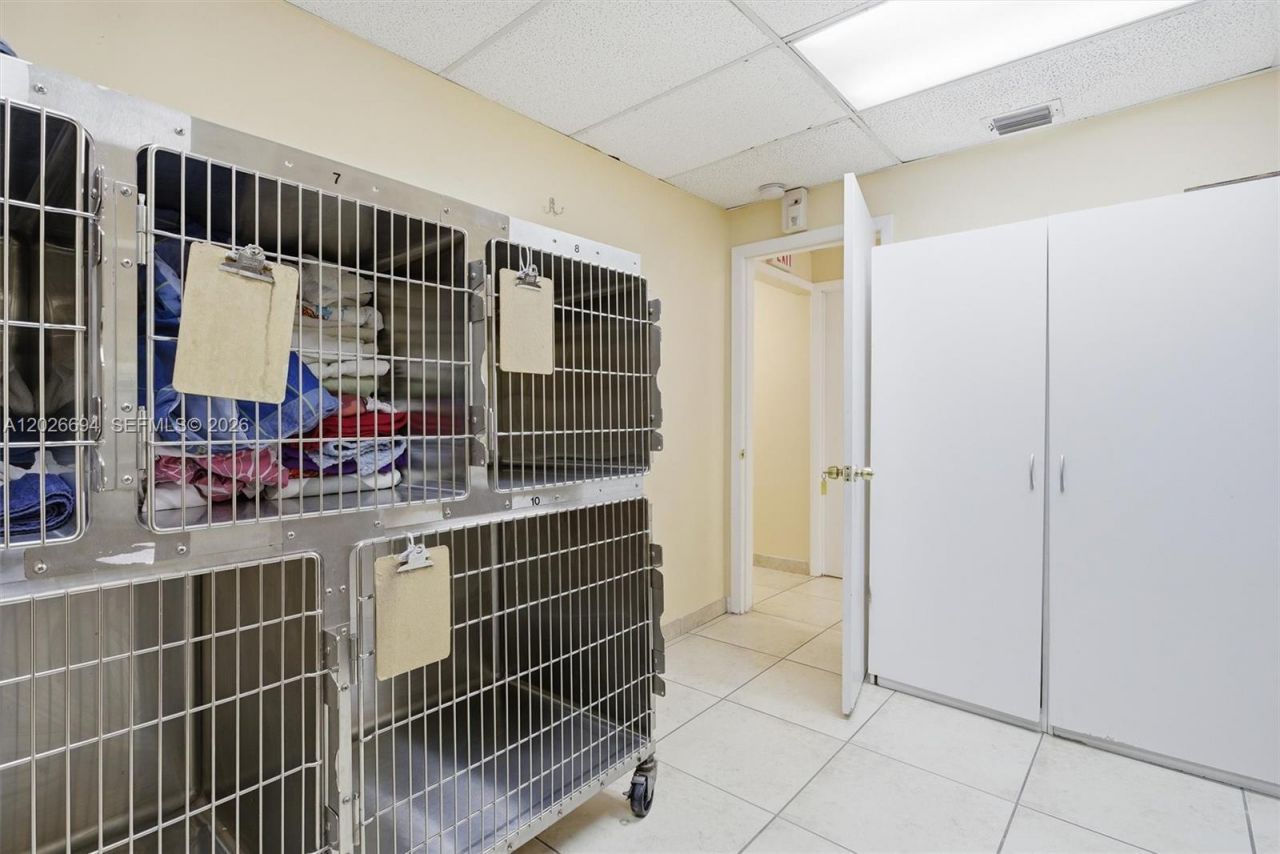 3240 NW 7th St , Miami, FL 33125 Photo