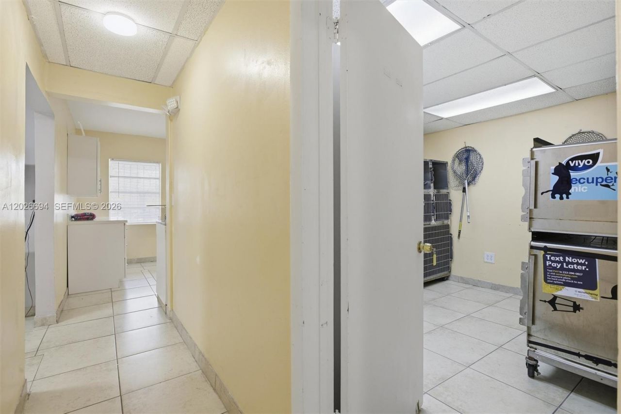 3240 NW 7th St , Miami, FL 33125 Photo
