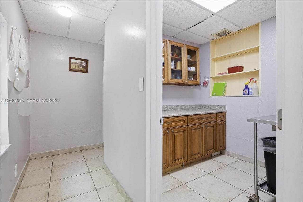 3240 NW 7th St , Miami, FL 33125 Photo