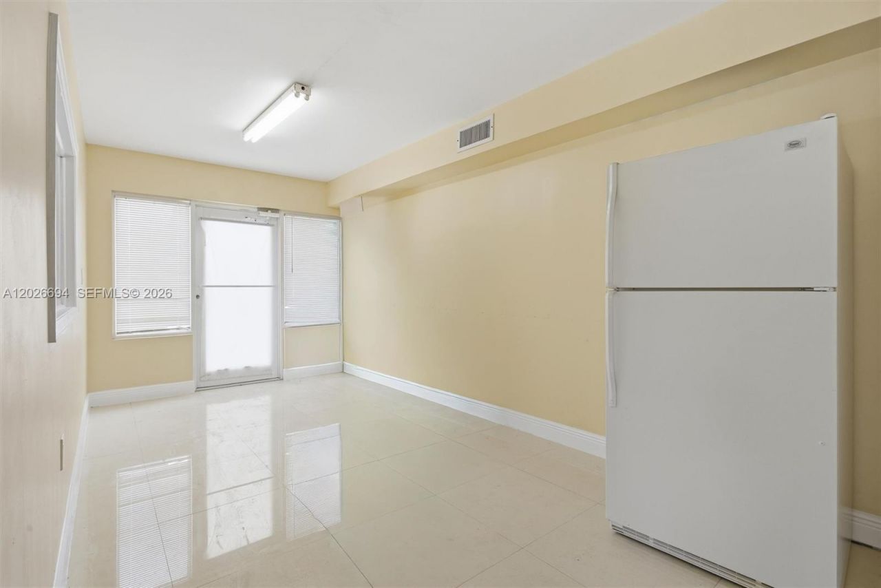 3240 NW 7th St , Miami, FL 33125 Photo