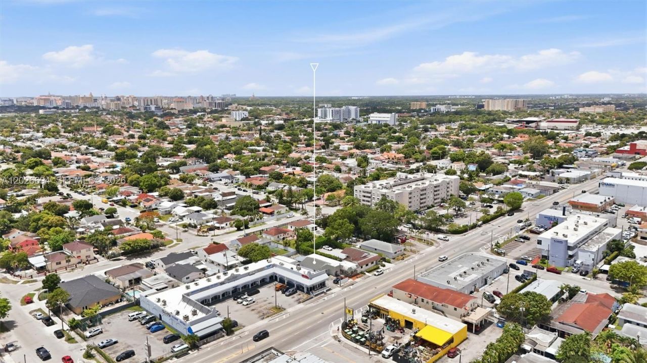 3240 NW 7th St , Miami, FL 33125 Photo