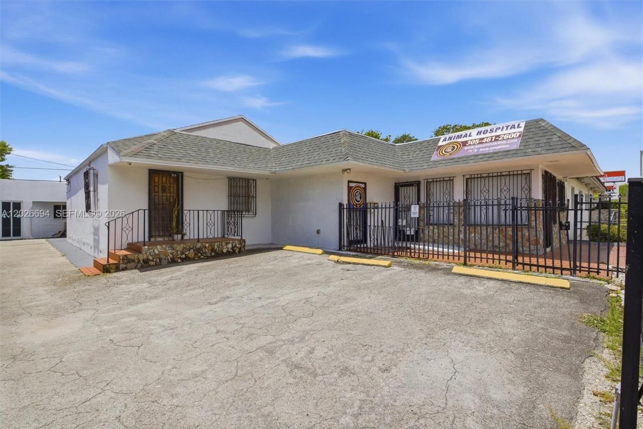 3240 NW 7th St , Miami, FL 33125 Photo