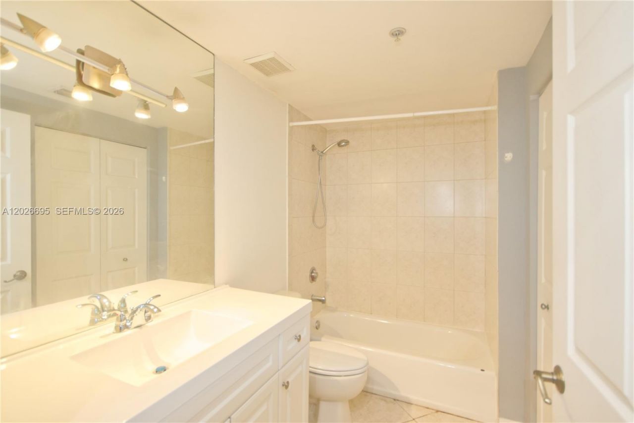 2630 SW 28th St , Unit 22, Miami, FL 33133 Photo