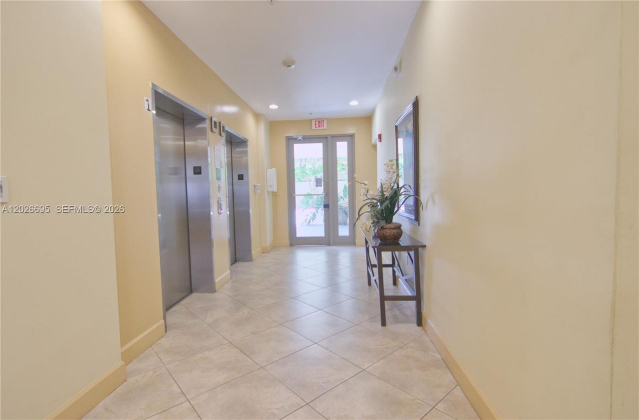 2630 SW 28th St , Unit 22, Miami, FL 33133 Photo