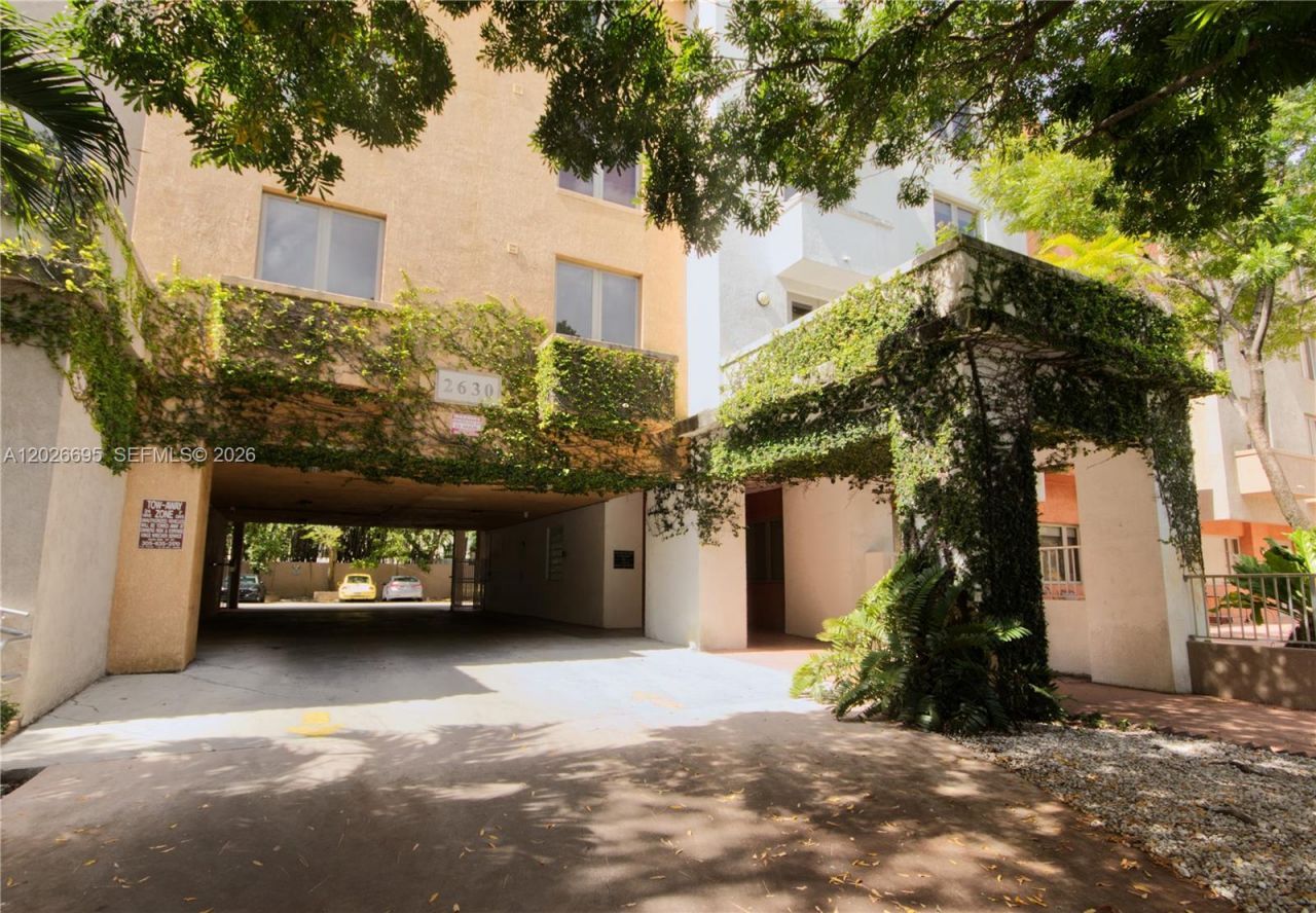 2630 SW 28th St , Unit 22, Miami, FL 33133 Photo